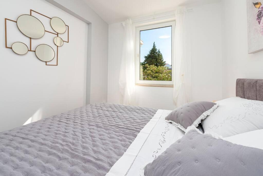 Apartment Kate With Free Parking Дубровник Екстер'єр фото